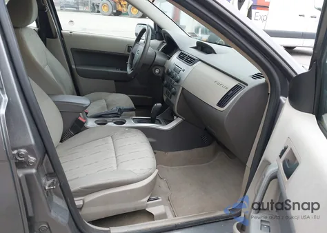 2010 Ford Focus Se z USA, uszkodzony, nr VIN 1FAHP3FN8AW140160